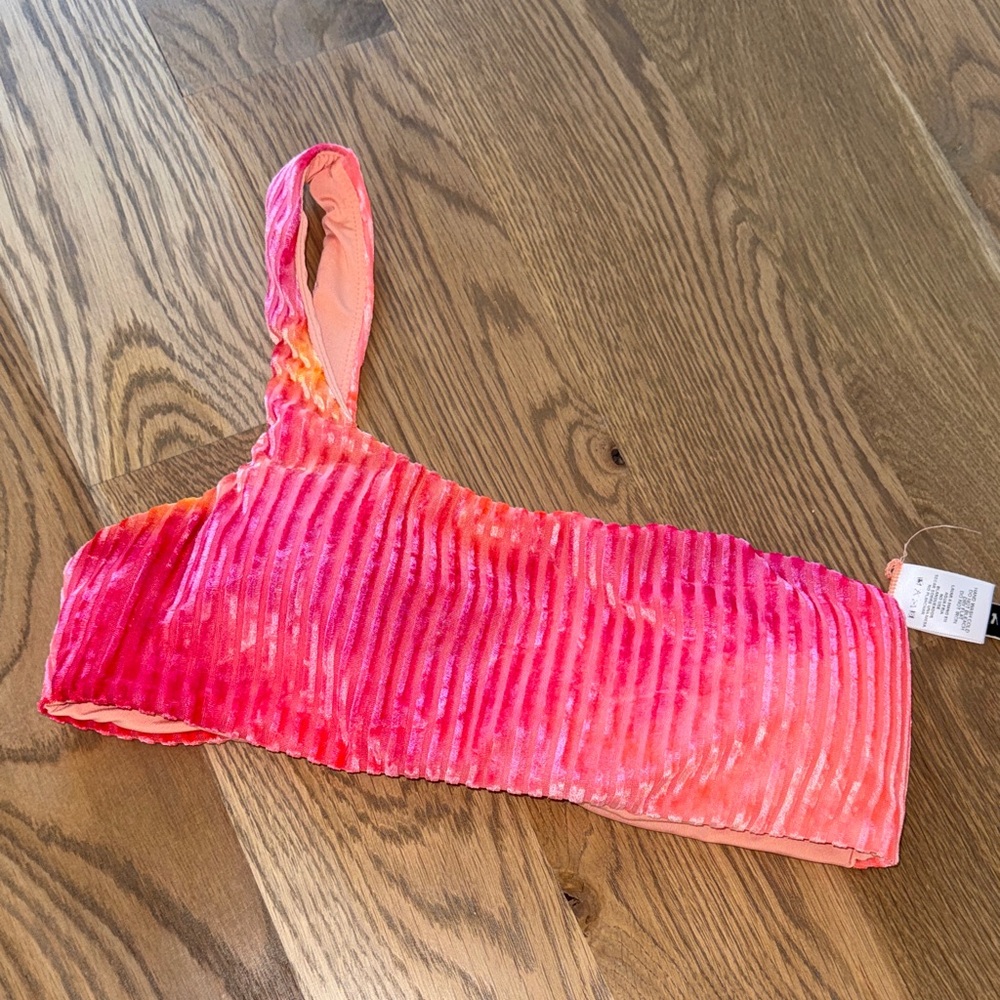 Dippin Daisys One-Shoulder Bikini Top